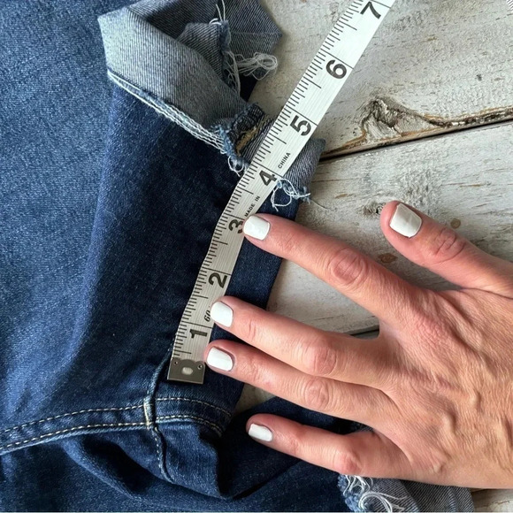 Calvin Klein, high rise, denim, cut off, shorts, size 6 - Picture 4 of 13